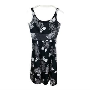 Donna Ricco Fit Flare B/W Sleeveless Floral Dress Sz‎ 4 NWOT